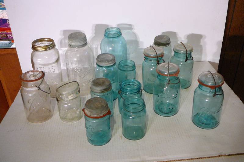 lot 349 image: Blue Ball Idea QT Jars with Glass Covers Pints with Metal Covers
