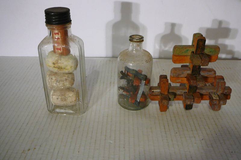 lot 371 image: Wooden Puzzle, Puzzle in a Jar - 2