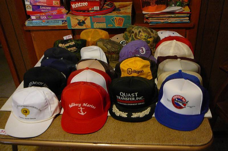 lot 377 image: Various Mens ball Caps