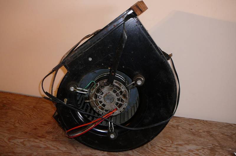 lot 389 image: Furnace Fan WORKS