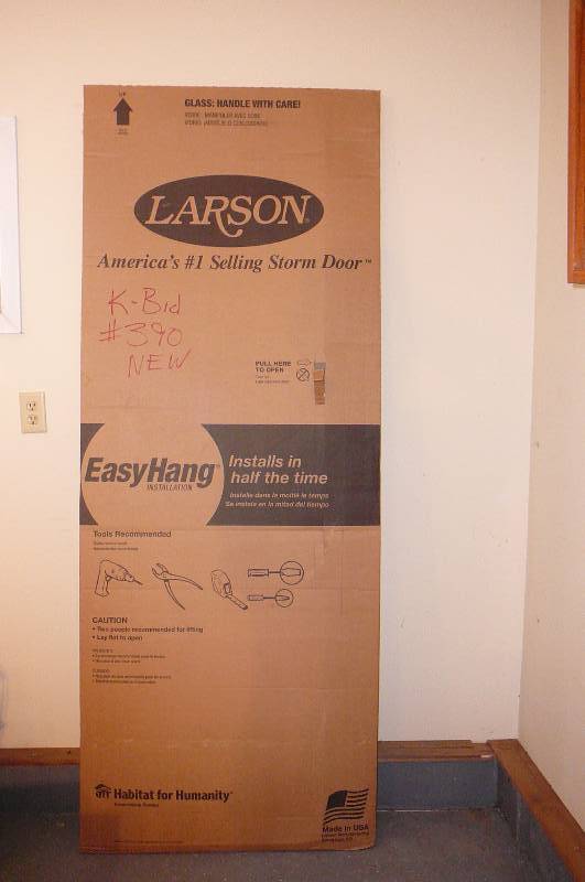 lot 390 image: Larson 30 x 80-81 White Screen Door #4152290 Liberty NEW IN BOX