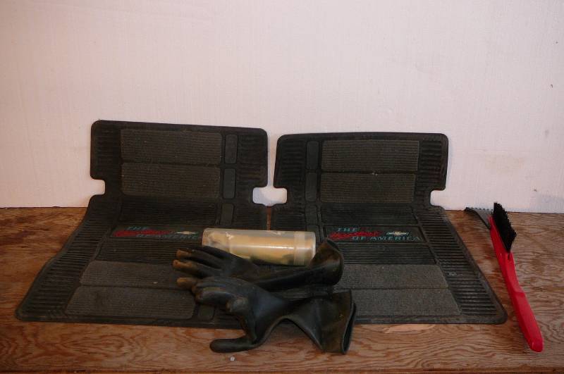 lot 399 image: Truck Floor Mats, Snowbrush, Chamios, Rubber gloves