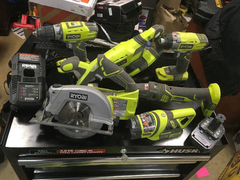 Ryobi 18-Volt One Lithium-ion Ultimate Combo Kit (6-Tool) in working conditions