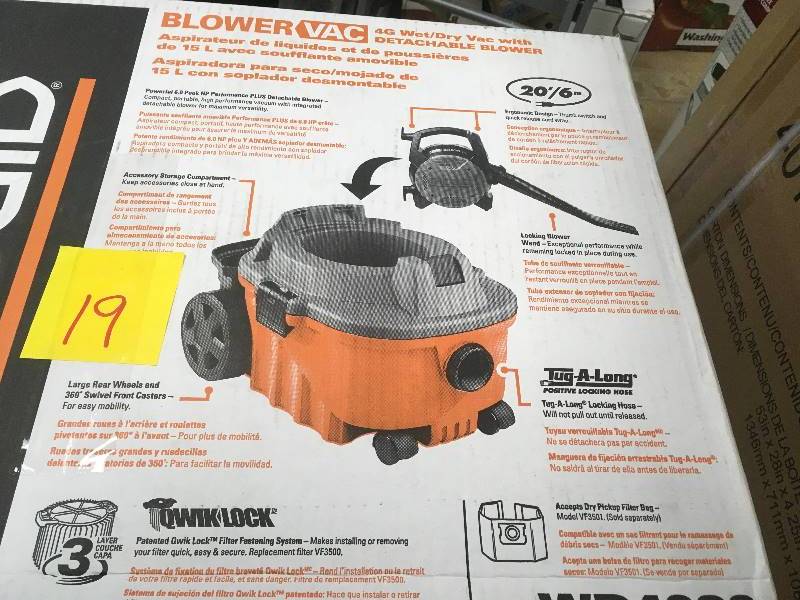 Ridgid 4 Gal. 6.0 - Peak HP WetDry Vac with Detachable Blower in like new condition