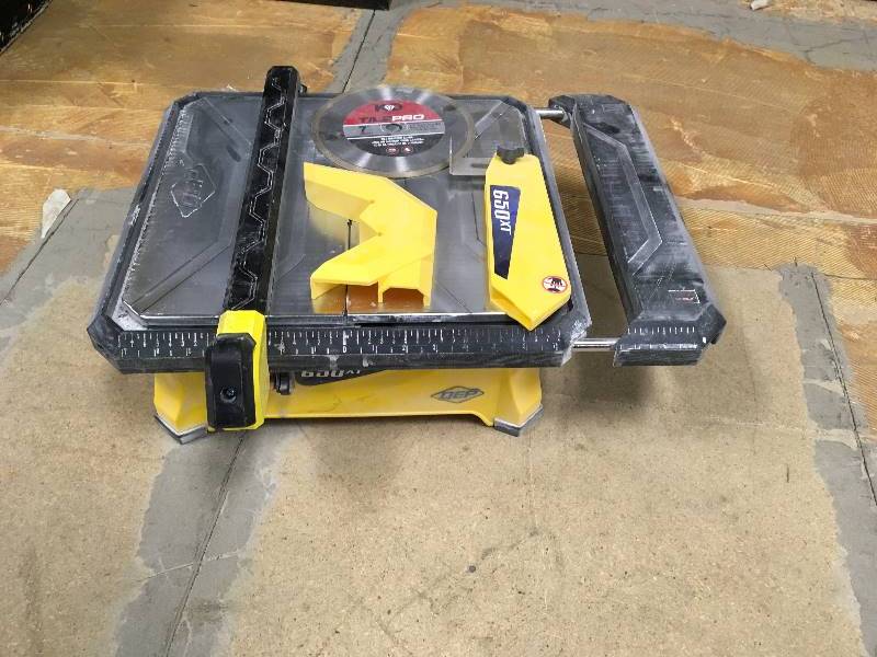 QEP 650 XT 7 in. Tile Wet Saw with Extesion Table used in working condition