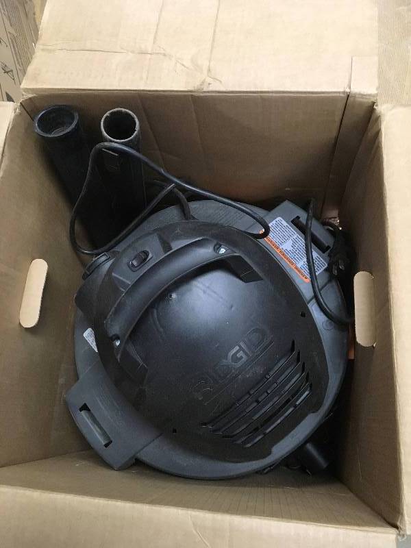 Ridgid 6 Gal. 3.5 Peak HP WetDry Vac in like new condition