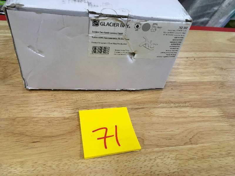 Glacier Bay Builders 4 in. Centerset 2-Handle Low Arch Bathroom Faucet in like new condition
