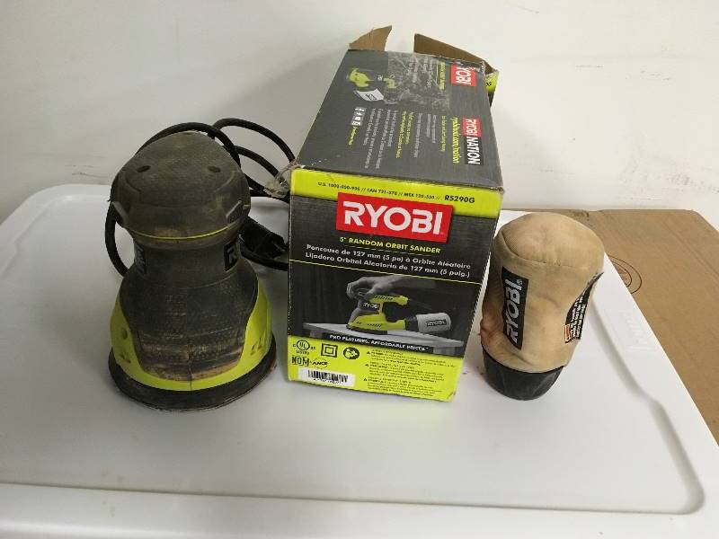 Ryobi 5 in Random Orbital Sander in like new condition