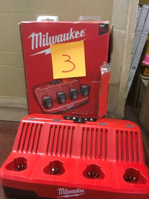 Milwaukee M12 12-Volt Lithium-Ion 4 Port Sequential Barrey Charger not used