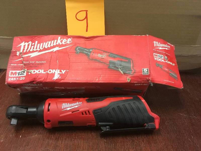 Milwaukee M12 Cordles 38 in Ratchet (Tool Only) used in good working condition
