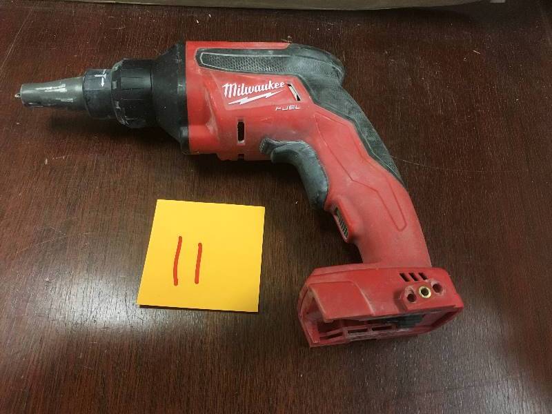 Milwaukee M18 18-Volt Lithium-Ion Screw Gun used in good working condition