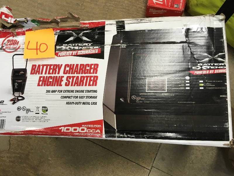 Schumacher Battery Extender 12 Volt, 200 Amp Engine Start in like new condition