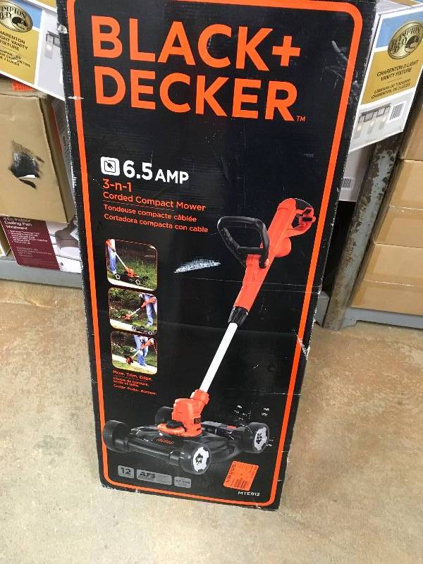 Black & Decker 6.5 Amp 3 -n-1 Corded Compact Mower In working conditions