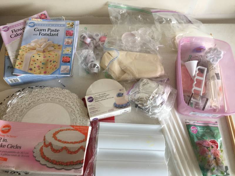lot 59 image: Cake Decorating Accessories