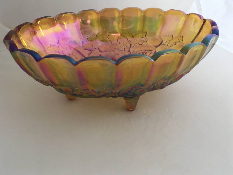 lot 86 image: Carnival Glass Gold Dish