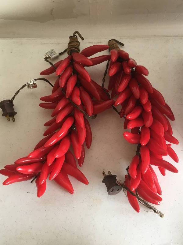 lot 105 image: Chili Pepper Lights