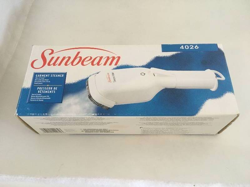 lot 126 image: Sunbeam Garment Steamer 4026