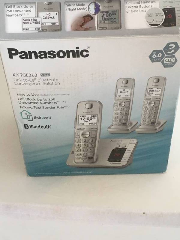 lot 127 image: Panasonic Phones - 3 Handsets KX-TGE263