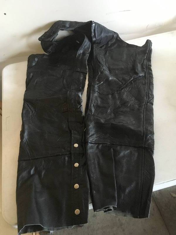 lot 141 image: Leather Chaps M
