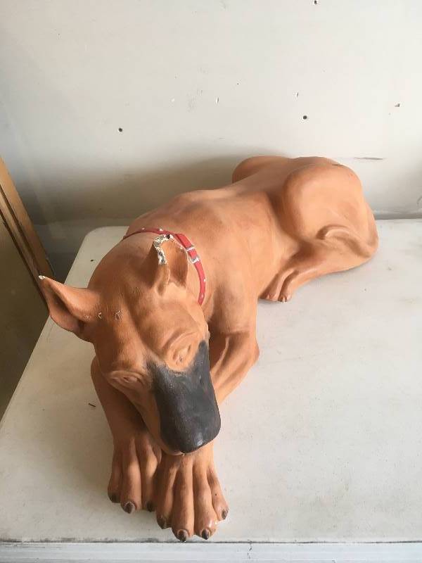 lot 164 image: LARGE Dog Statue