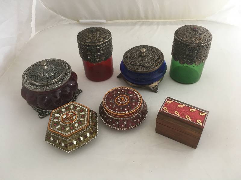 lot 167 image: Trinket Boxes  Jars
