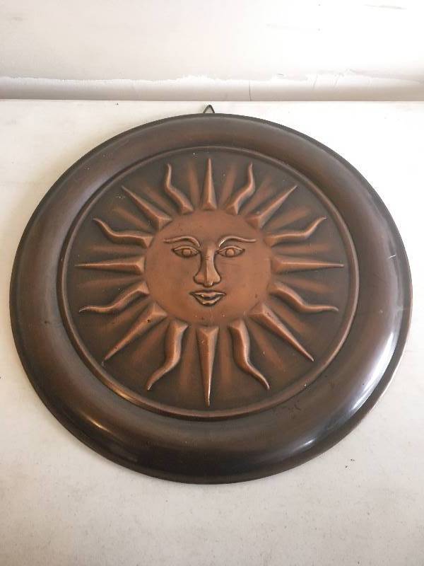 lot 172 image: Garden Art Sun 22 Metal Hanging