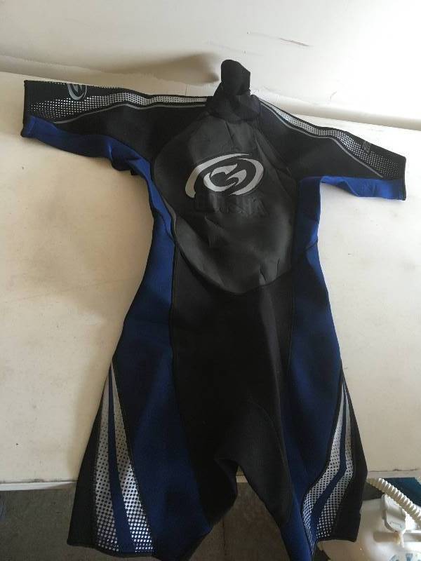 lot 175 image: New GOTCHA Wetsuit Small