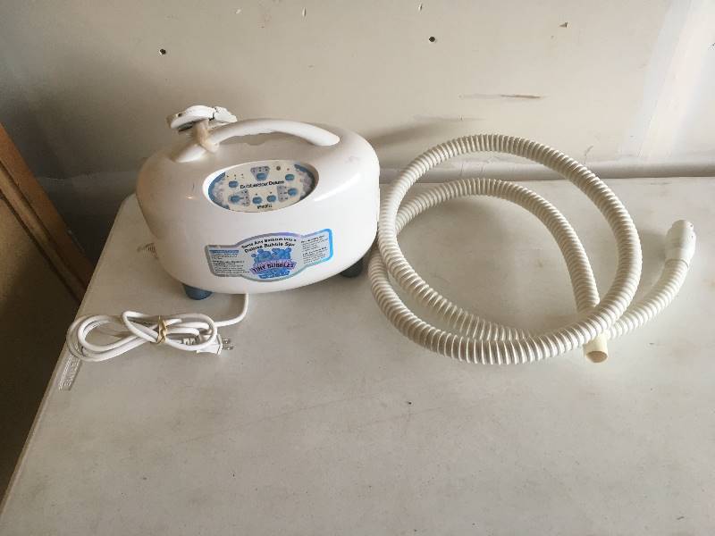 lot 177 image: BubbleSpa Deluxe Homedics