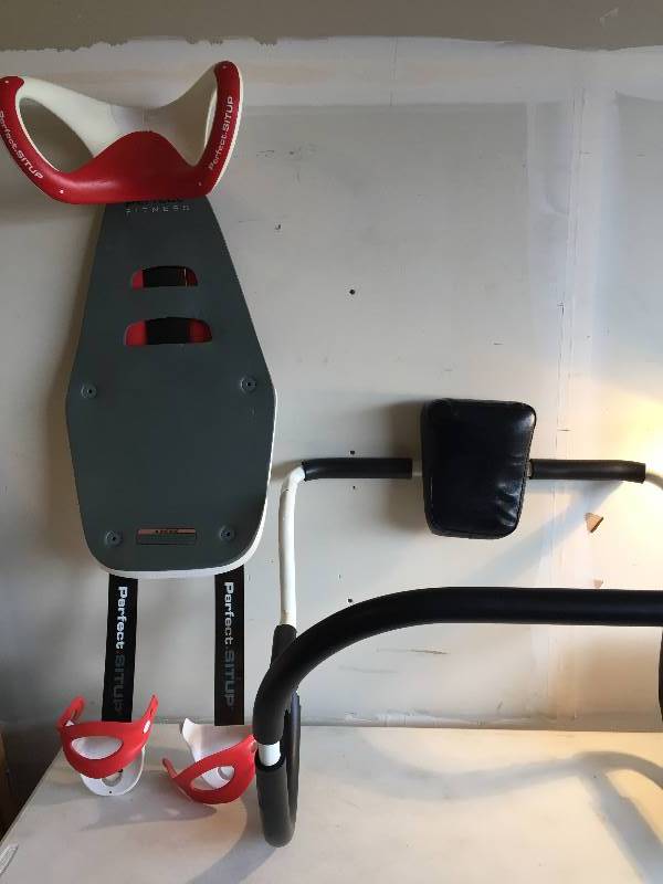 lot 213 image: Fitness Equipment - Perfect SitUP
