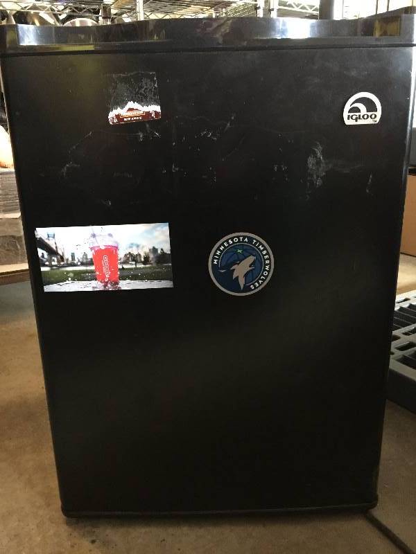 lot 228 image: IGLOO Mini Fridge