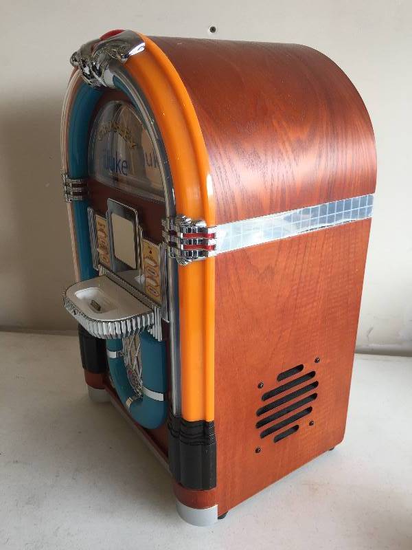 lot 272 image: Crosley I-juke
