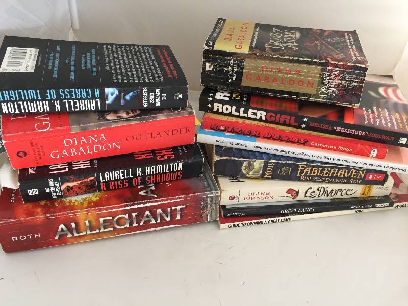 lot 285 image: Paperbacks Roller Derby , Gabaldon, More