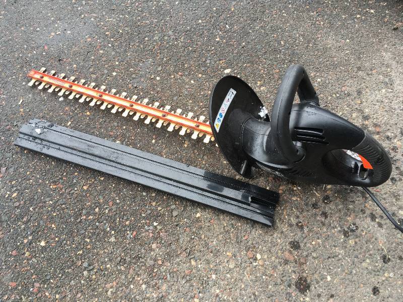 lot 301 image: Remington Electric Hedge Trimmer