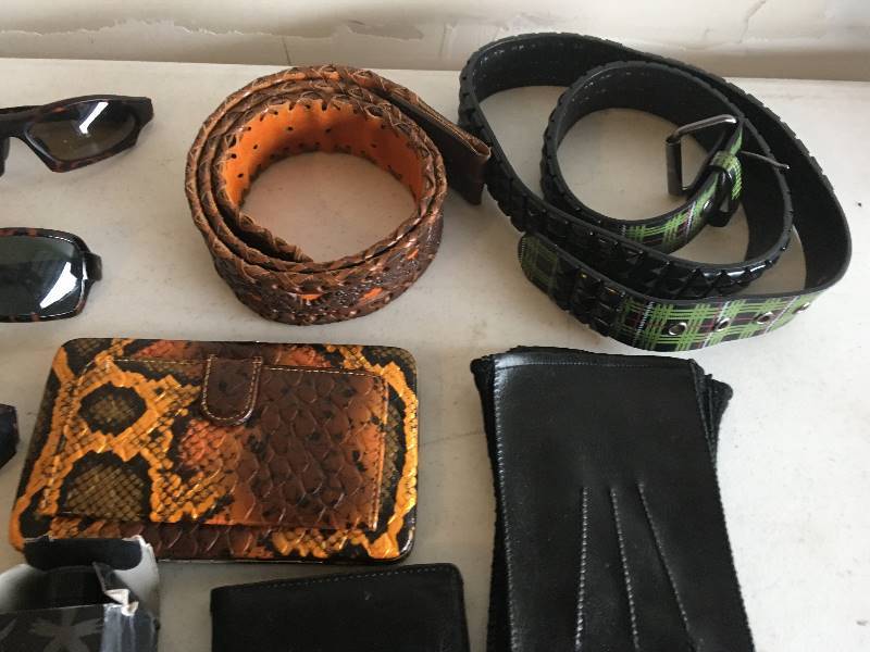 lot 292 image: Accessories - gloves, belts, wallets, sunglasses, umbrella