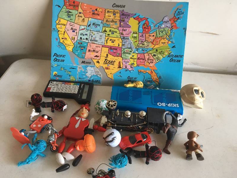 lot 310 image: Misc Small Toys, Magnetic Puzzle