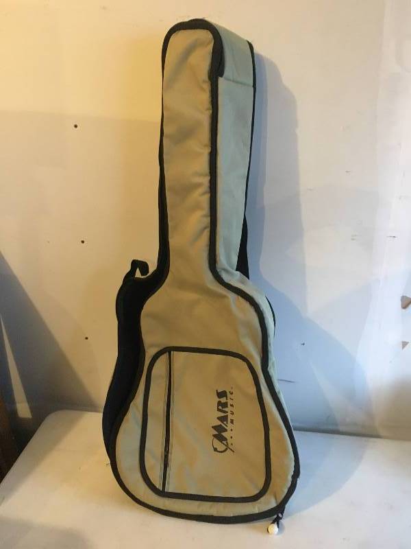 lot 15 image: Mars Guitar Bag
