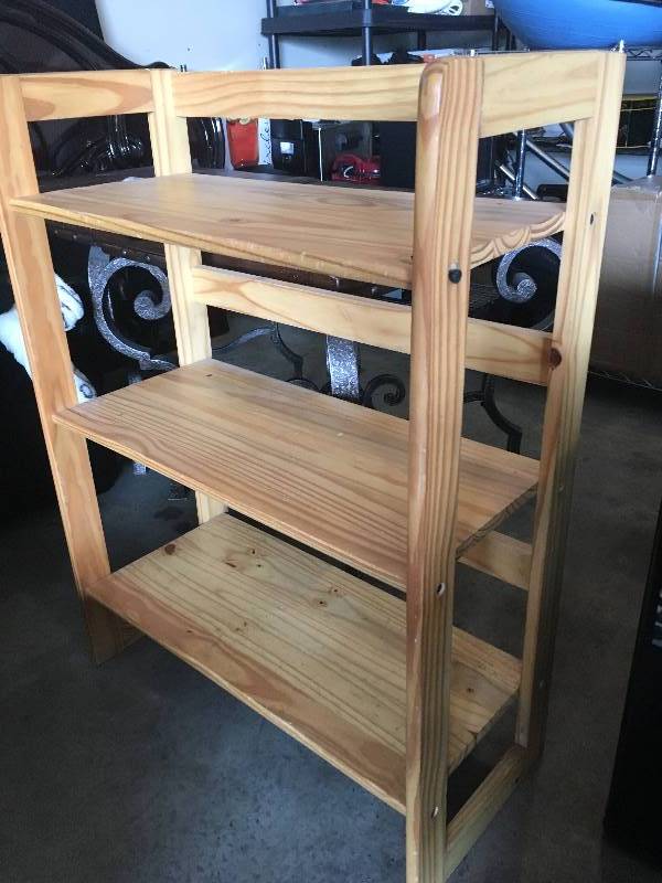 lot 232 image: Pine Bookshelf