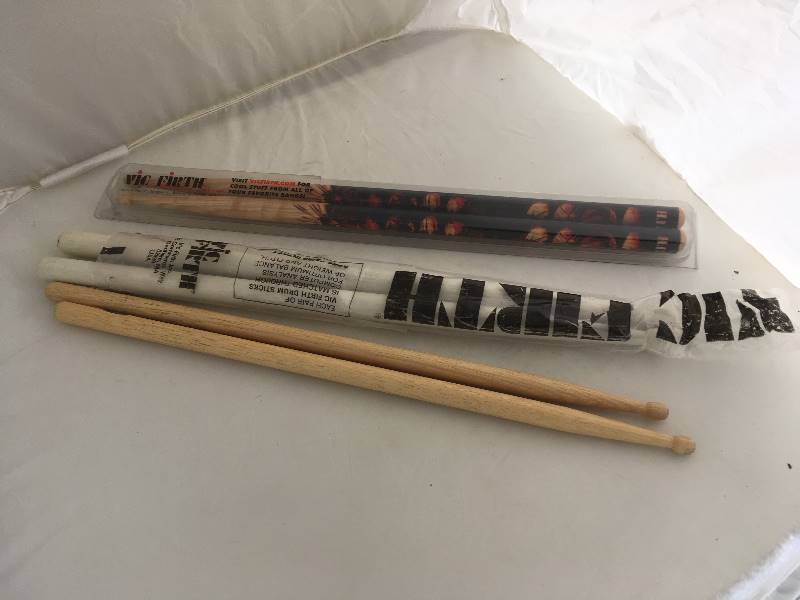 lot 264 image: 3 Sets Drumsticks