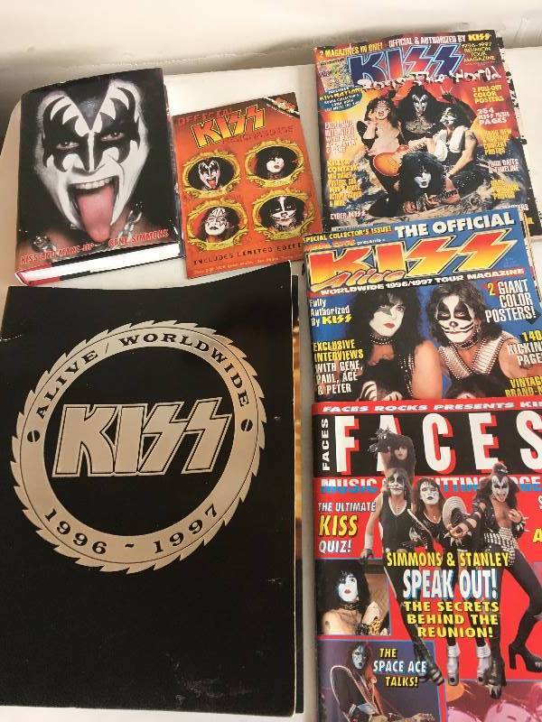 lot 267 image: KISS Book & Magazines
