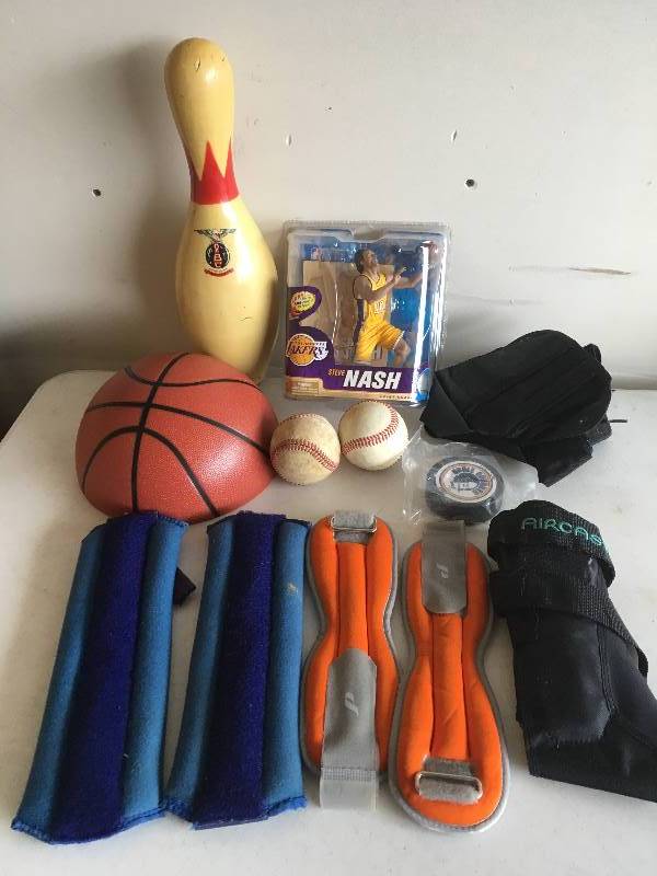 lot 291 image: Sports Equipment & Collectibles & Vintage Bowling Pin