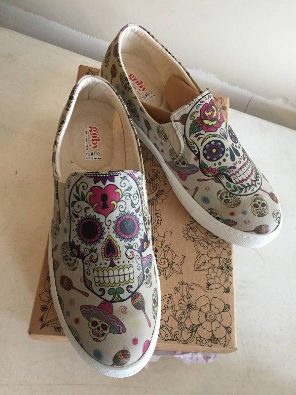 lot 187 image: New GOBY Skullhead Shoes 8.5