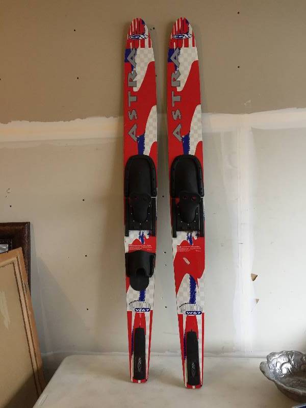 lot 191 image: Water Skis - Astra W67