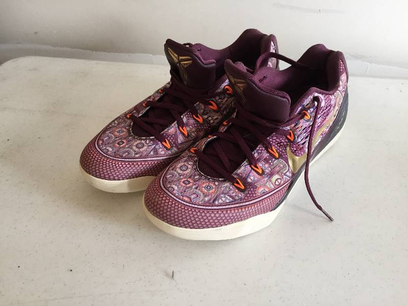 lot 41 image: Nike Shoes Size 13
