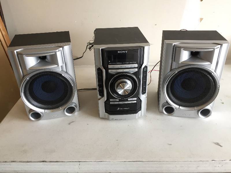 lot 55 image: Sony Mini Hi Fi Component System w Speakers
