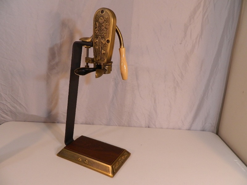 lot 20 image: New High End Wine Opener and Recorker