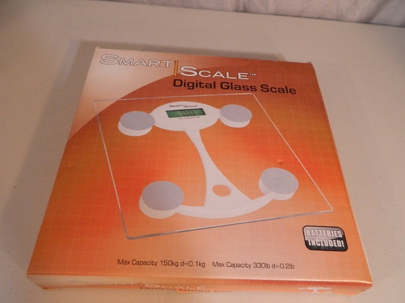 lot 31 image: New Digital Glass Scale