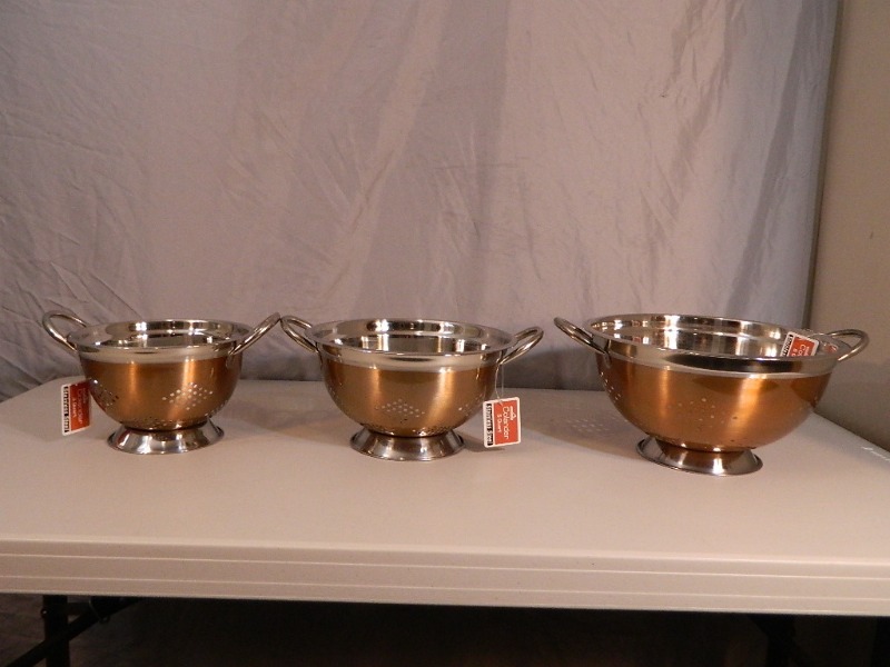 lot 38 image: New 3pc Stainless Steel Stacking Colander Set
