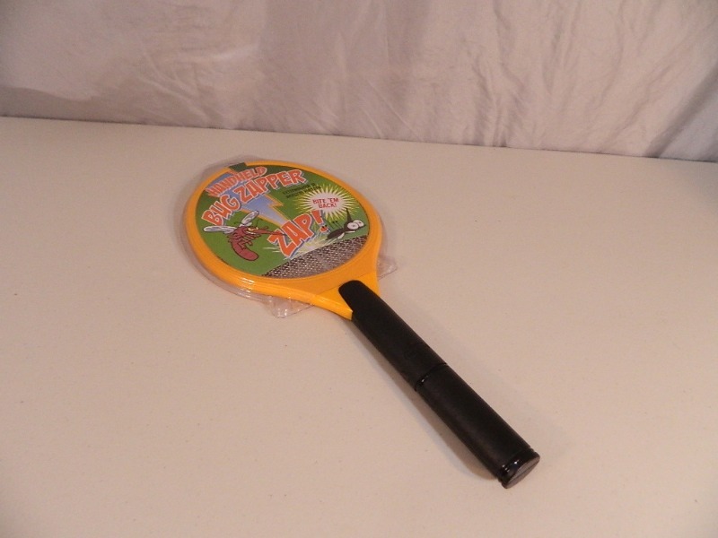 lot 54 image: New Handheld Bug Zapper