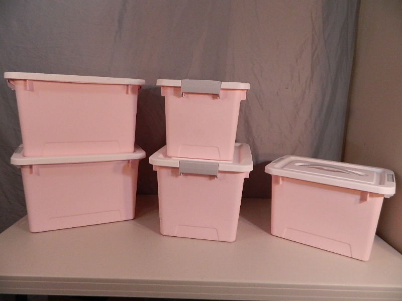 lot 66 image: 5 New Matching Storage Containers with Lids