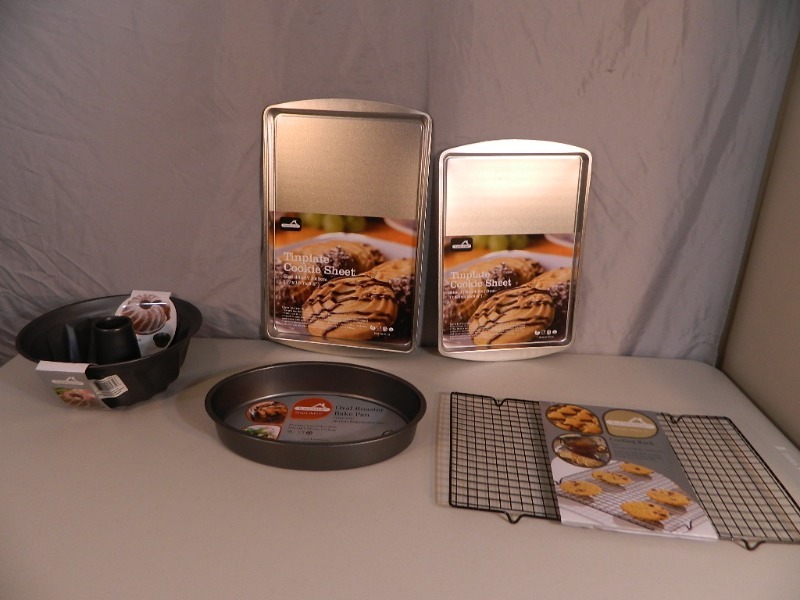 lot 91 image: 5 New Baking Items